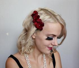 deep red floral flowers clear hair comb // burlesque // flapper style // floral