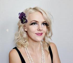 dark purple floral flowers clear hair comb // burlesque // flapper style // floral